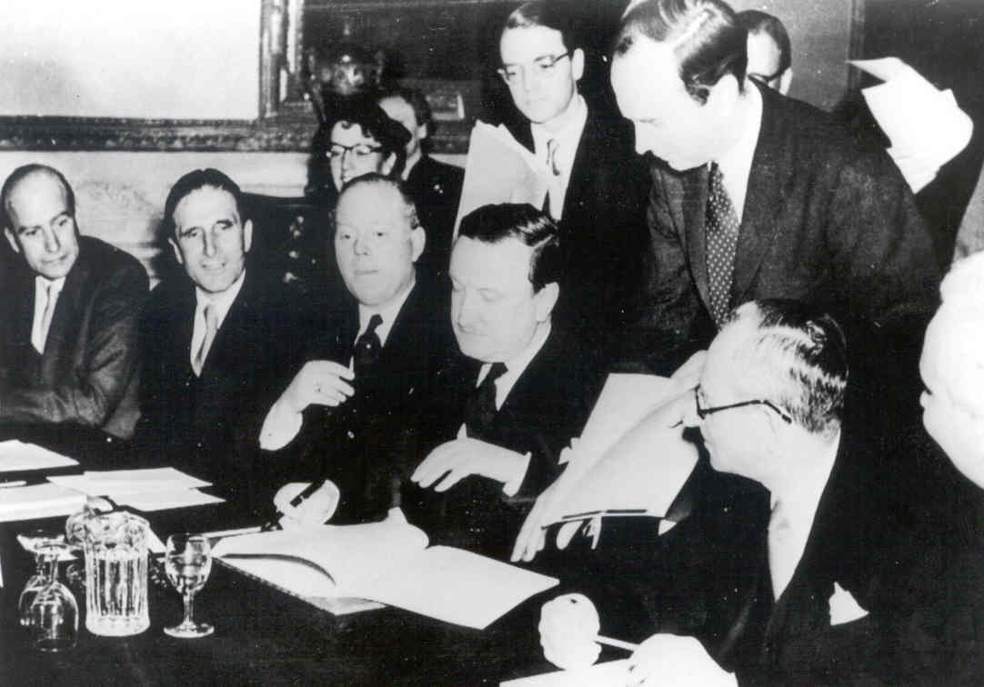 Подписание соглашения о реструктуризации внешнего долга ФРГ, 1953 г. Фото: Bundesarchiv